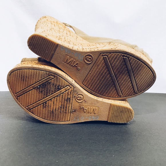 MIA - Picture 7 of 8